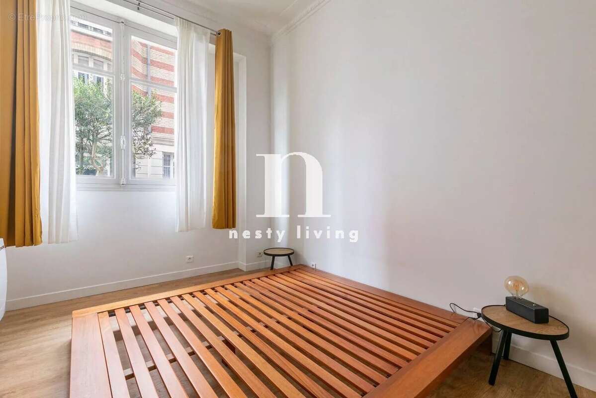 Appartement à NEUILLY-SUR-SEINE