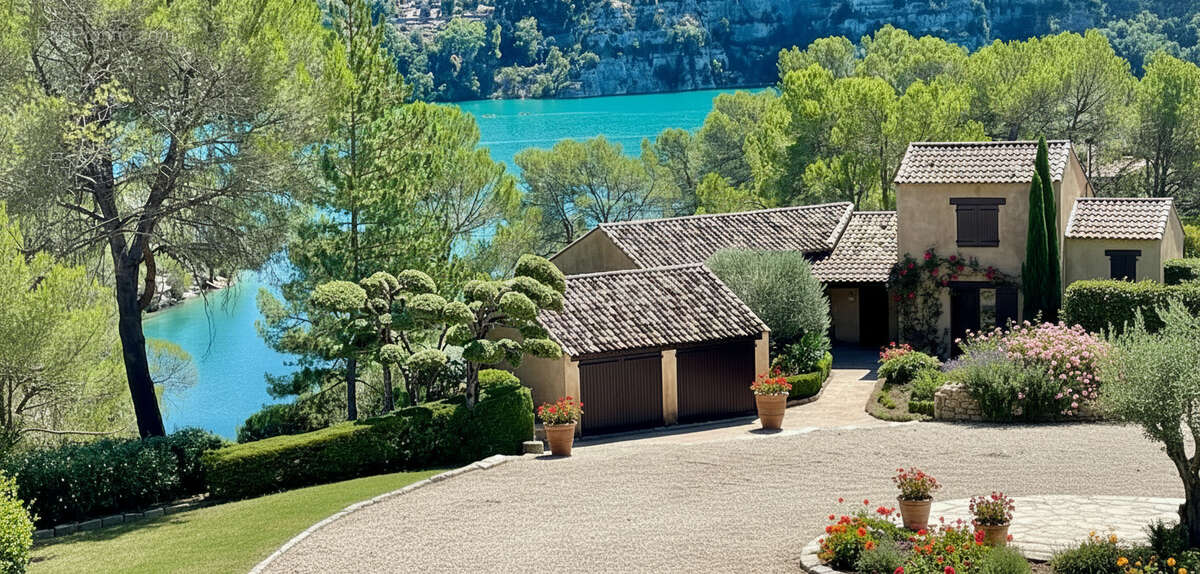 Maison à ESPARRON-DE-VERDON