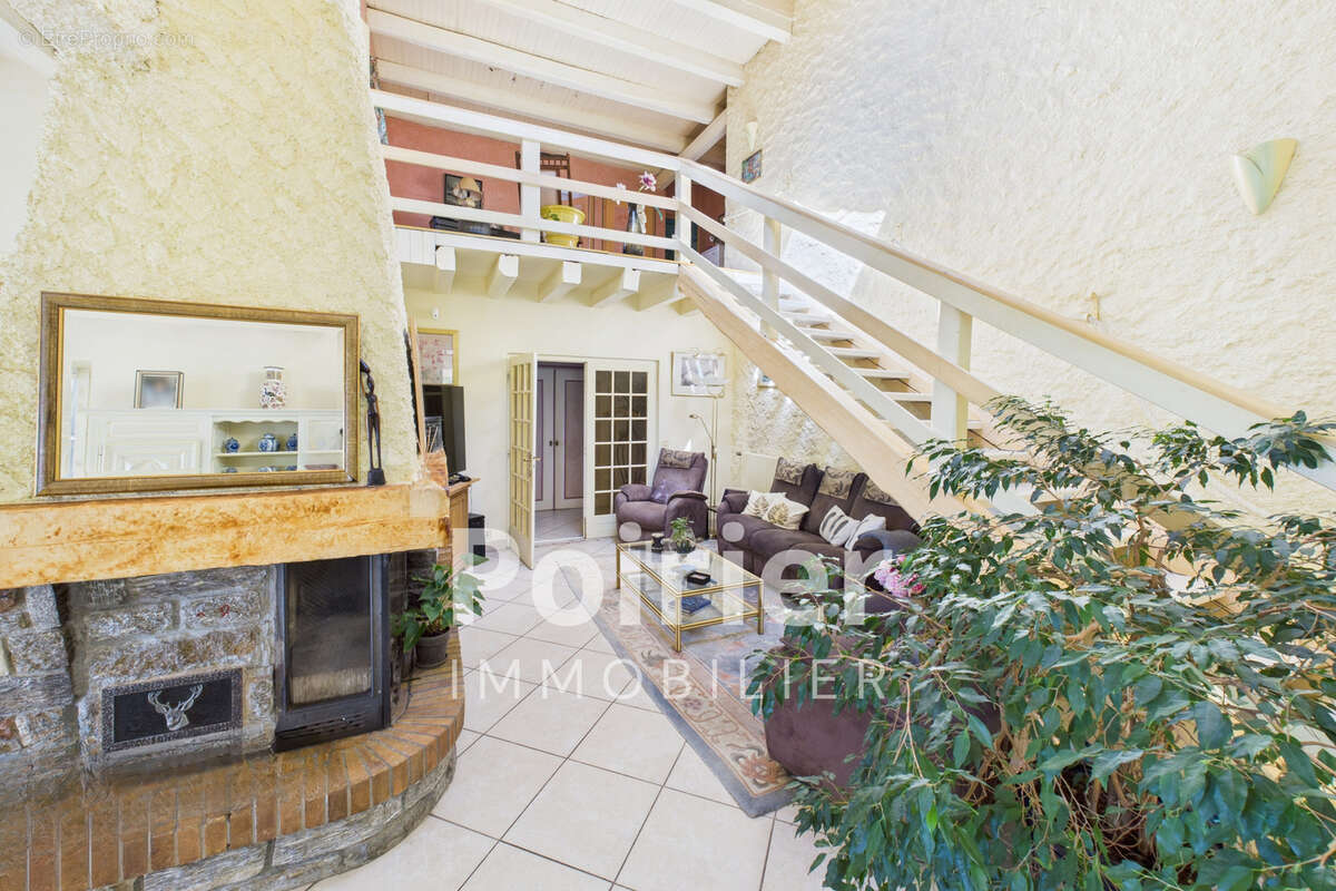 Maison à SAINT-CERGUES