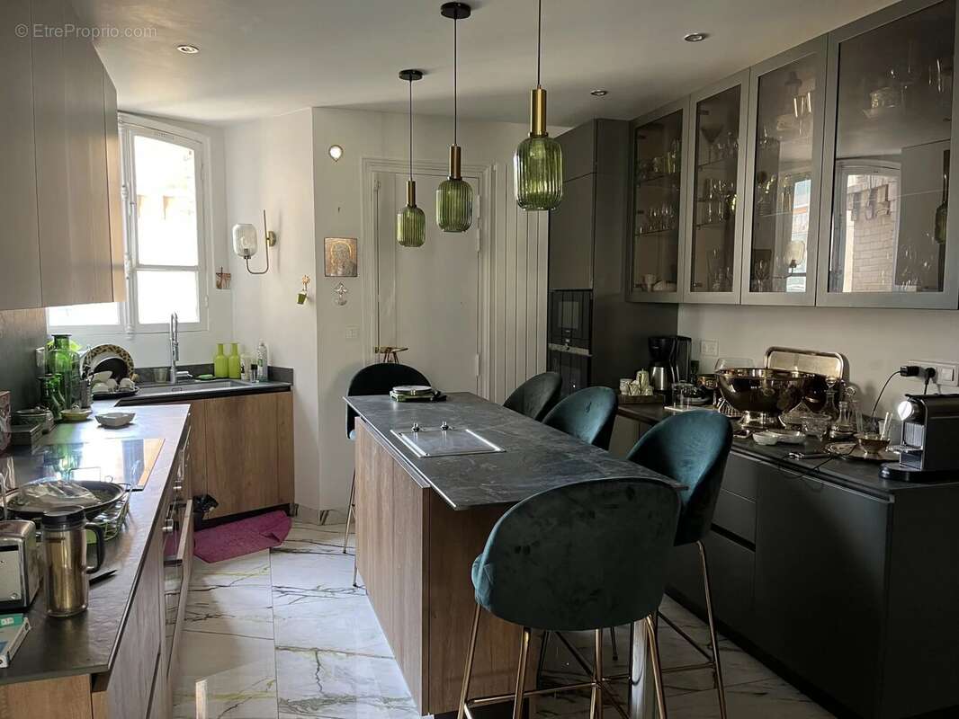 Appartement à PARIS-16E