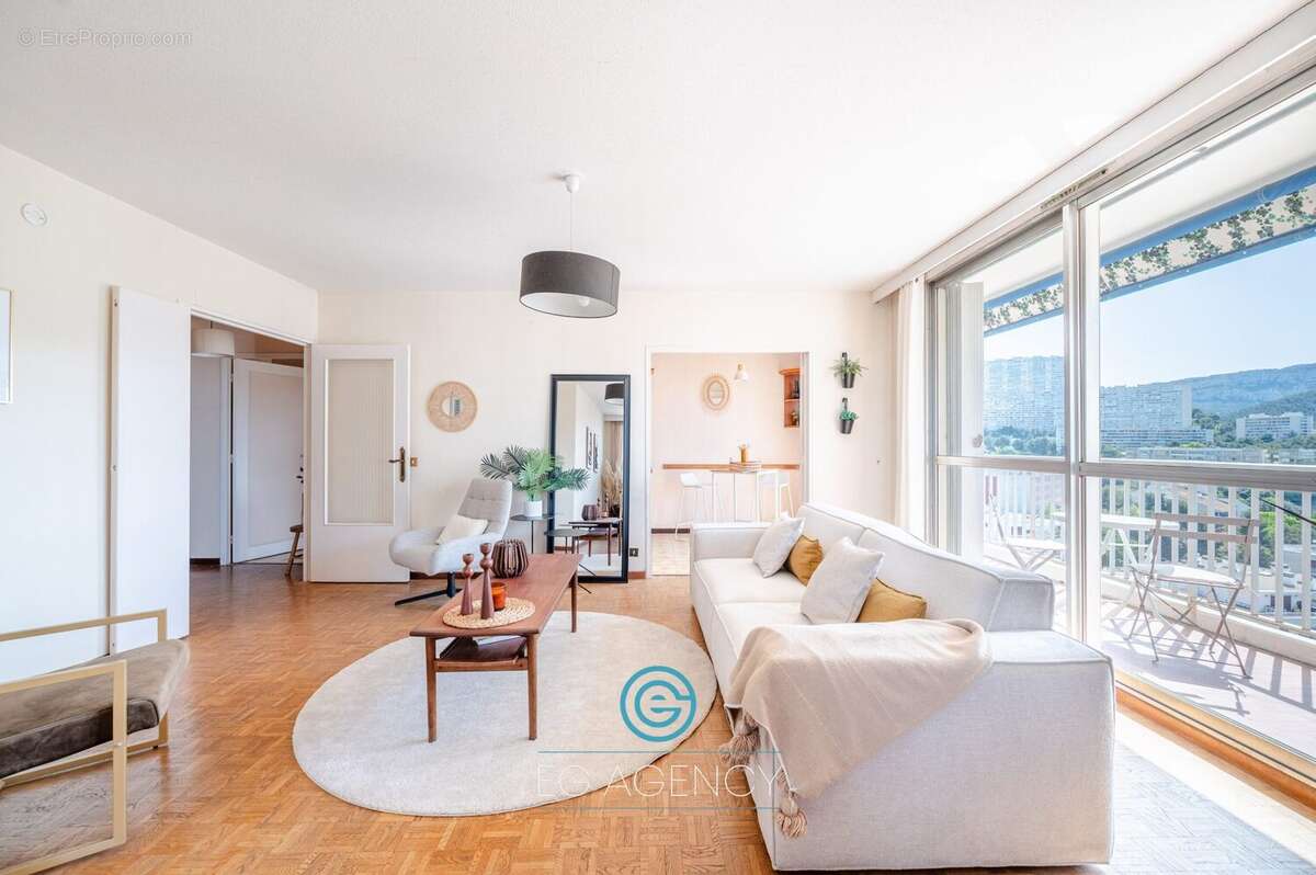 Appartement 90 m² à Marseille-9e  - photo 2