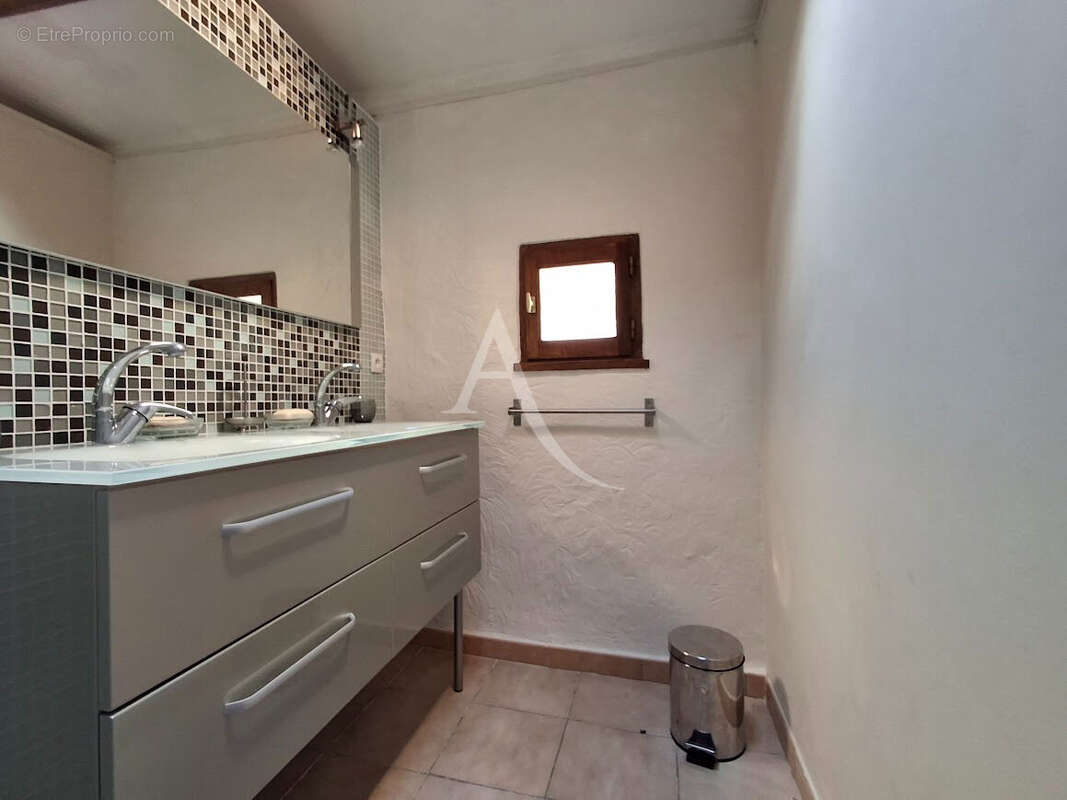 Maison à DIO-ET-VALQUIERES