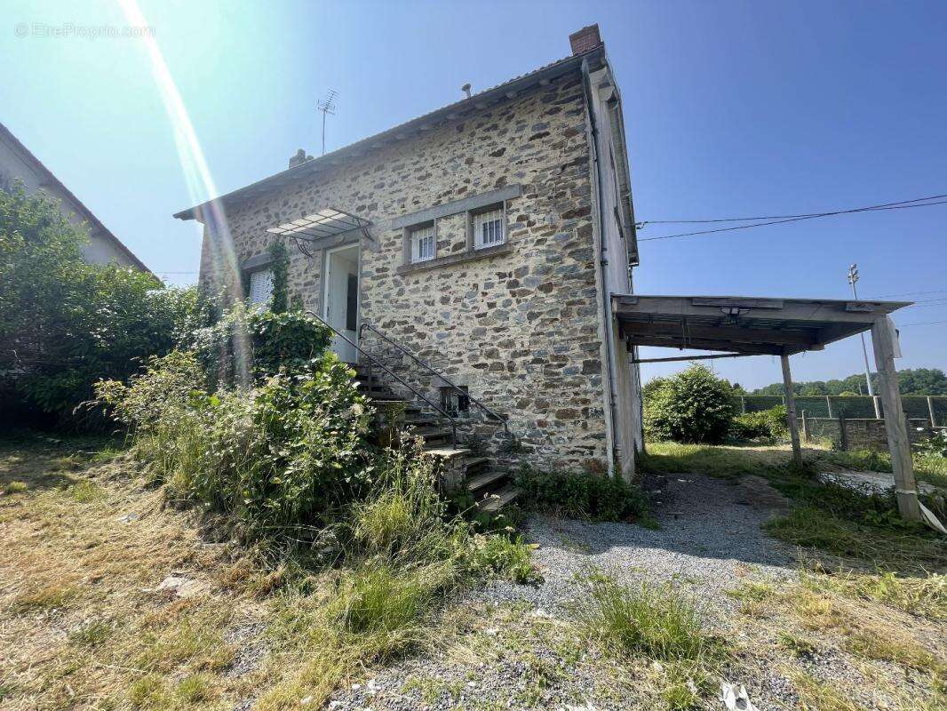 Maison à SAINT-YRIEIX-LA-PERCHE