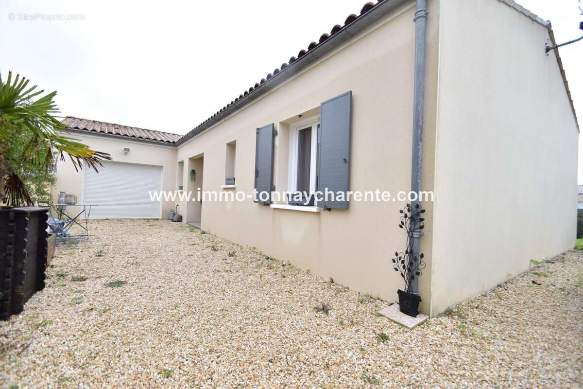 Maison à PONT-L'ABBE-D'ARNOULT