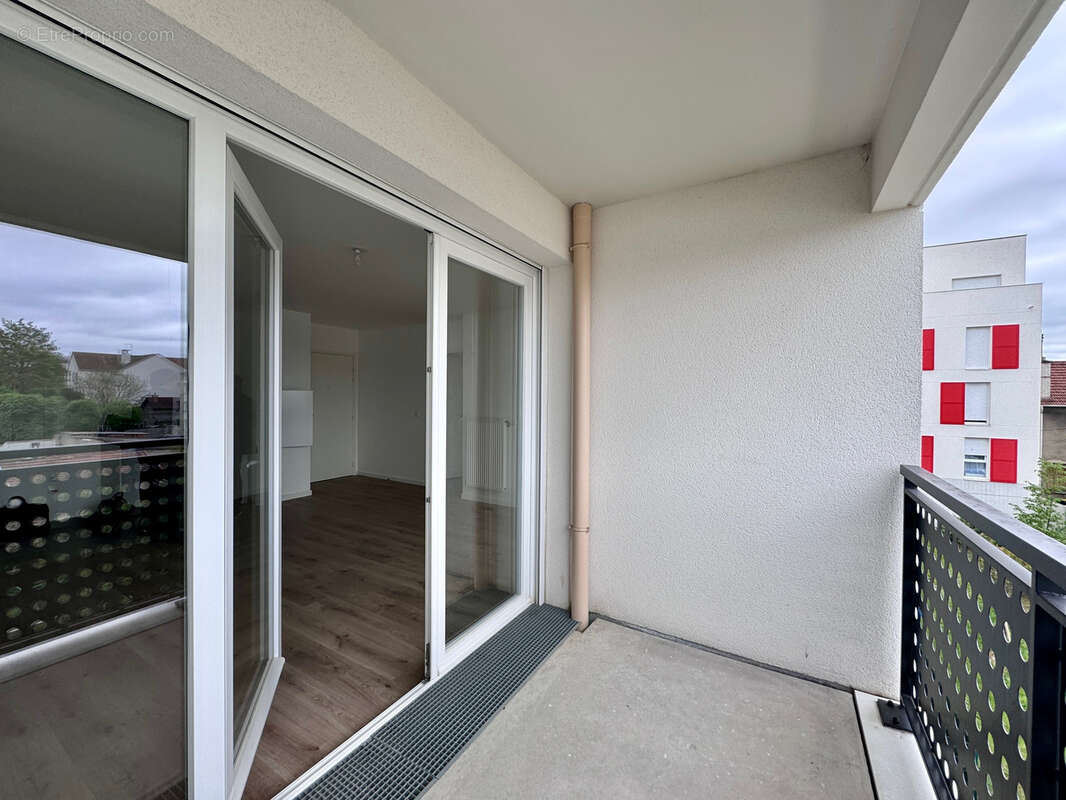 Appartement à PARAY-VIEILLE-POSTE