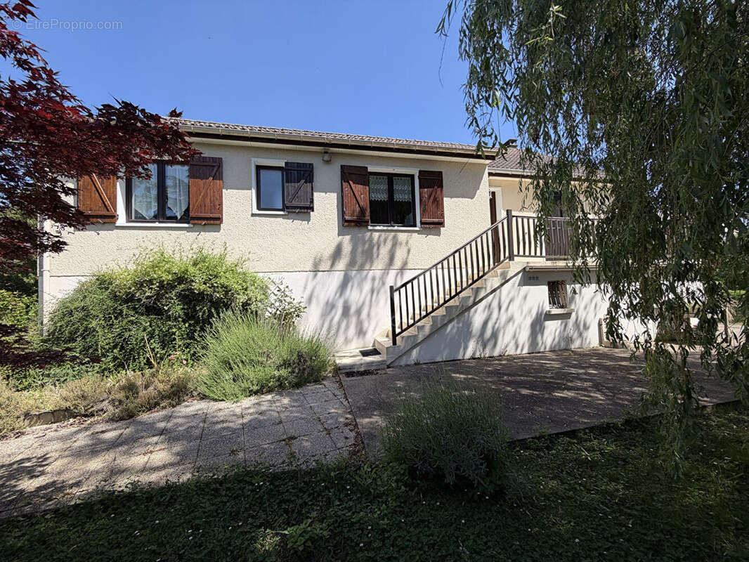 Maison à SAINT-SATUR