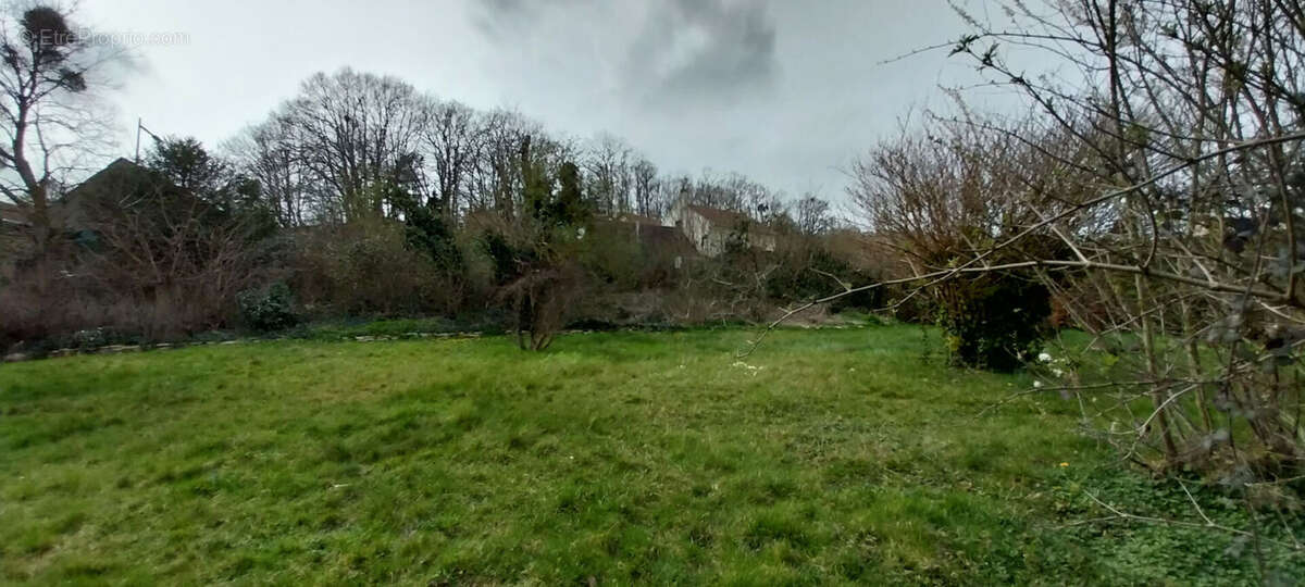 Terrain à EPERNON
