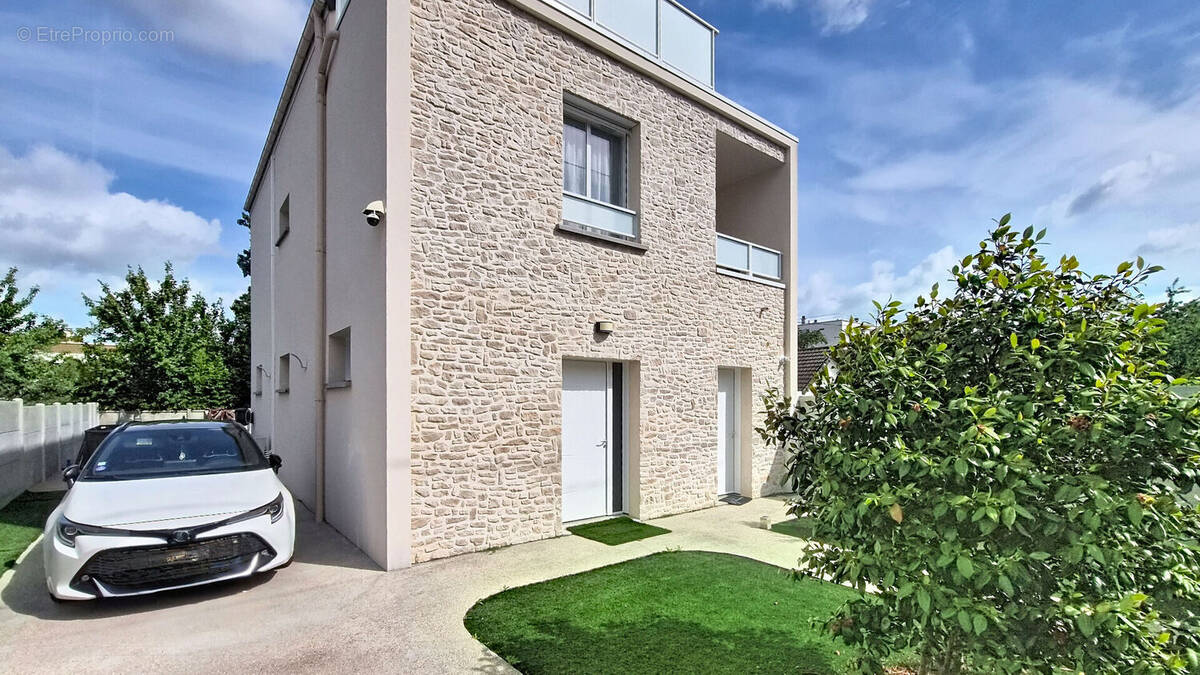 Maison à LIMEIL-BREVANNES