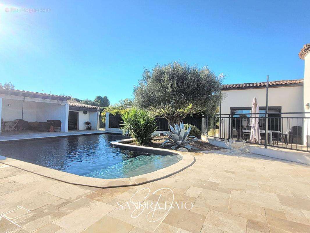 Maison à VILLEMOUSTAUSSOU