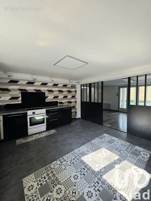 Photo 6 - Maison à VEAUCHE