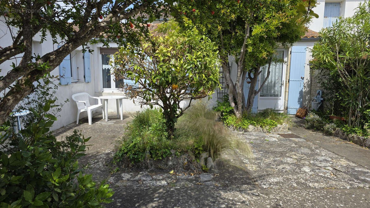 Maison à LA BREE-LES-BAINS