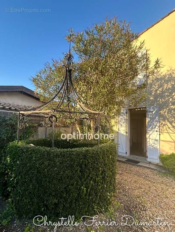 Maison à AMBARES-ET-LAGRAVE