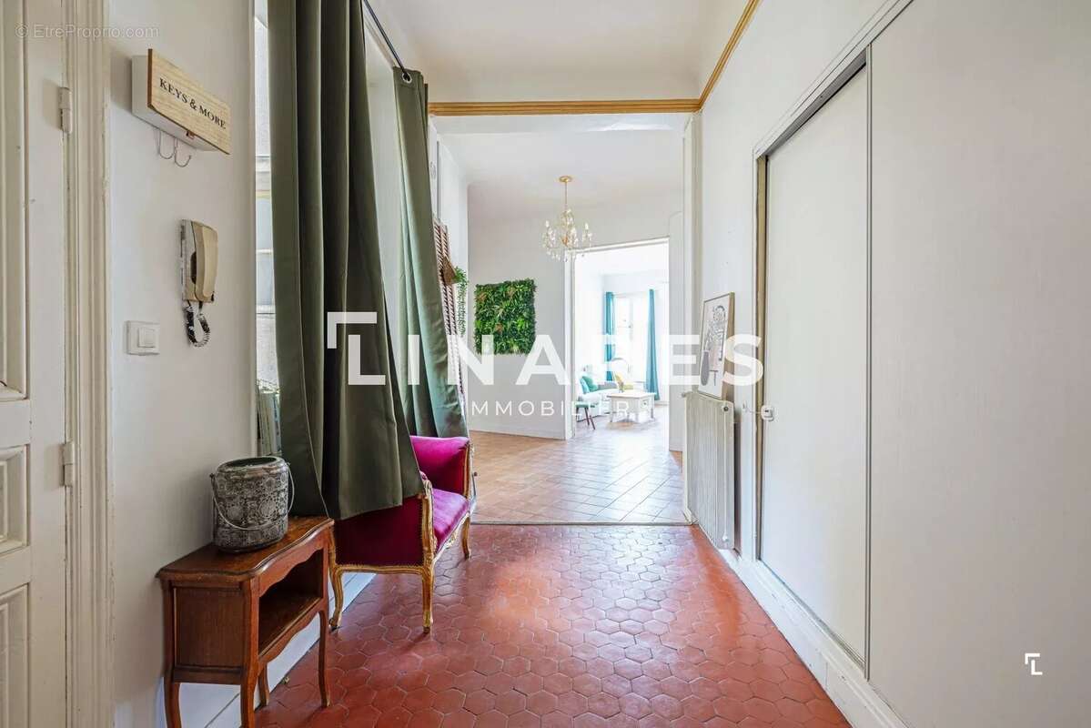HELENA - Appartement T3 de 105m² - Balcon - 13001 Vieux-Port - photo 11