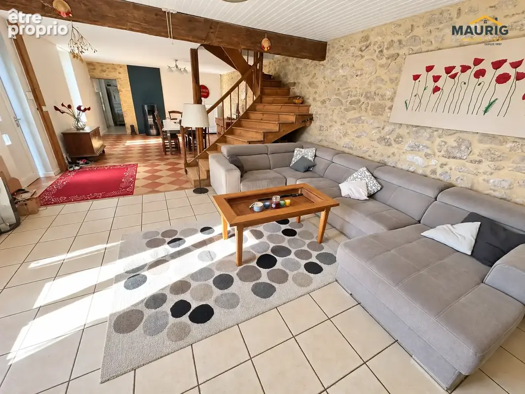 Maison en pierre 165m2  avec Dépendance et piscine et jardin. - photo 4