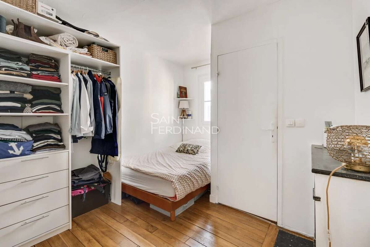 Appartement à PARIS-17E