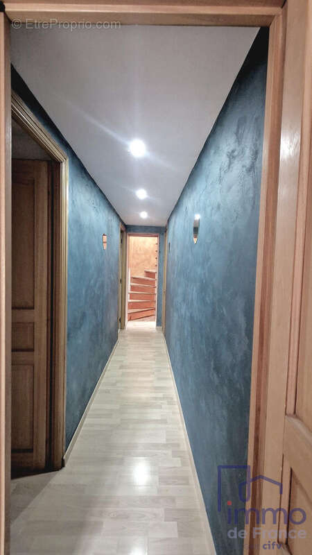 couloir - Maison à LA FOUILLOUSE