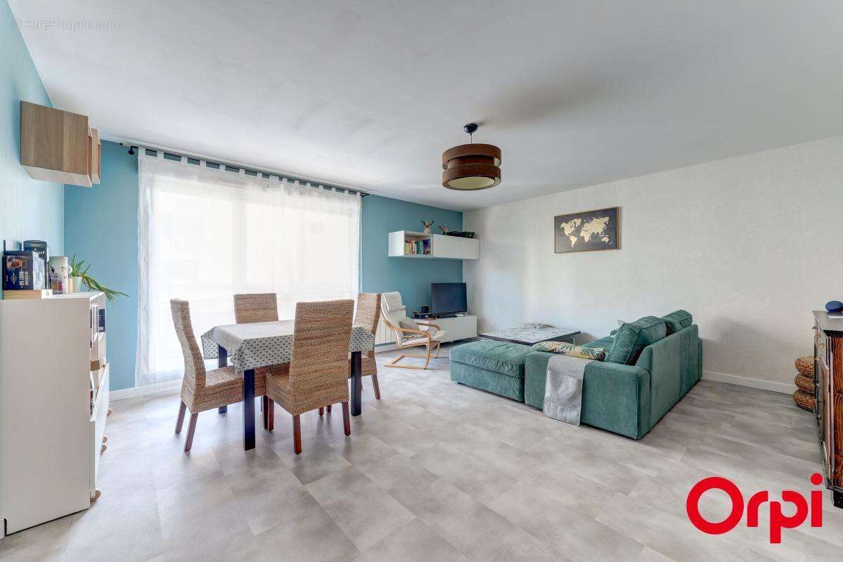 Appartement à LYON-8E