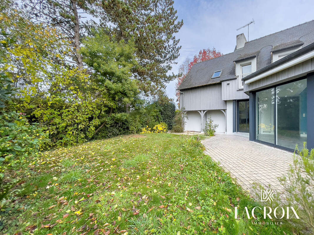 Maison à LA CHAPELLE-DES-FOUGERETZ