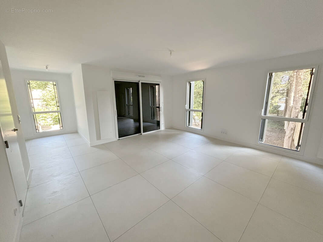 Appartement à LATTES