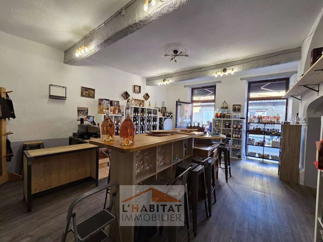 Commerce à LEVIGNAC