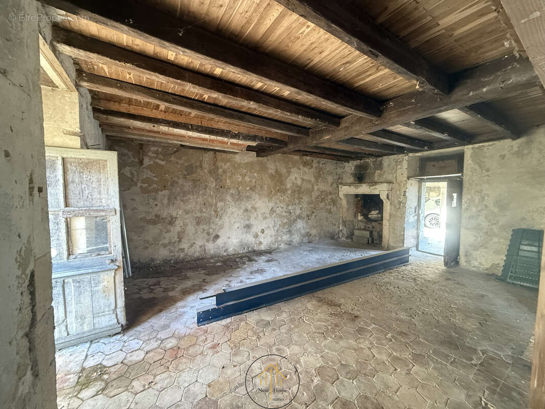 Maison à TOUVRE