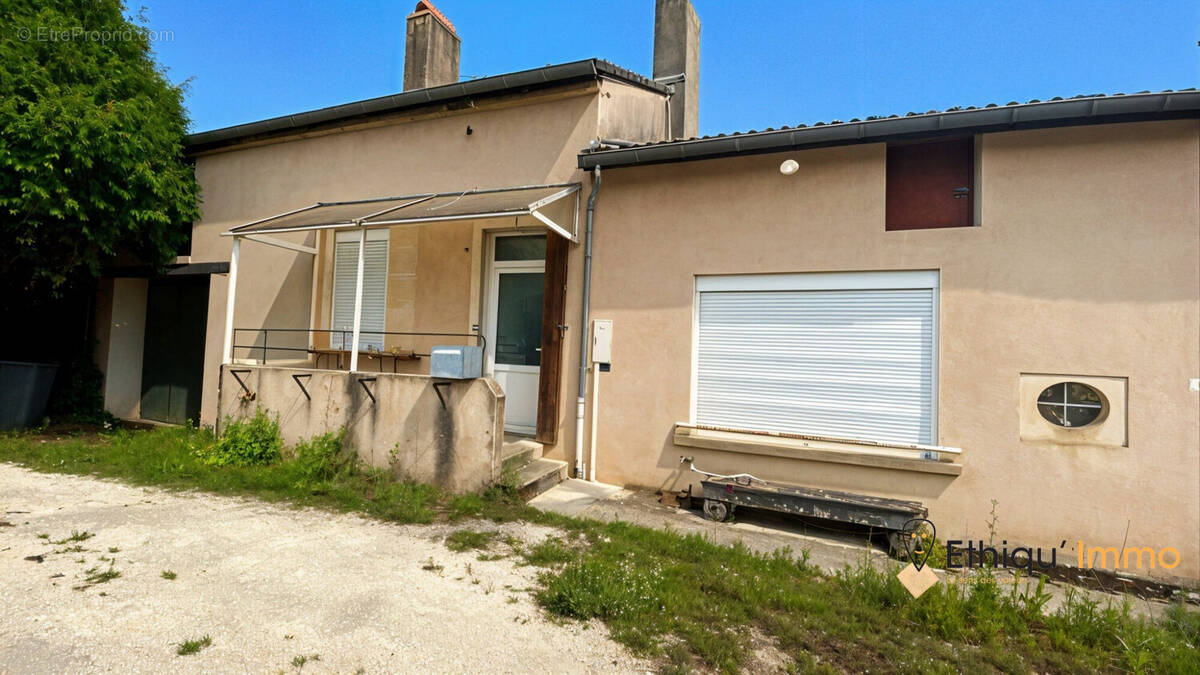 Maison à COUVIGNON