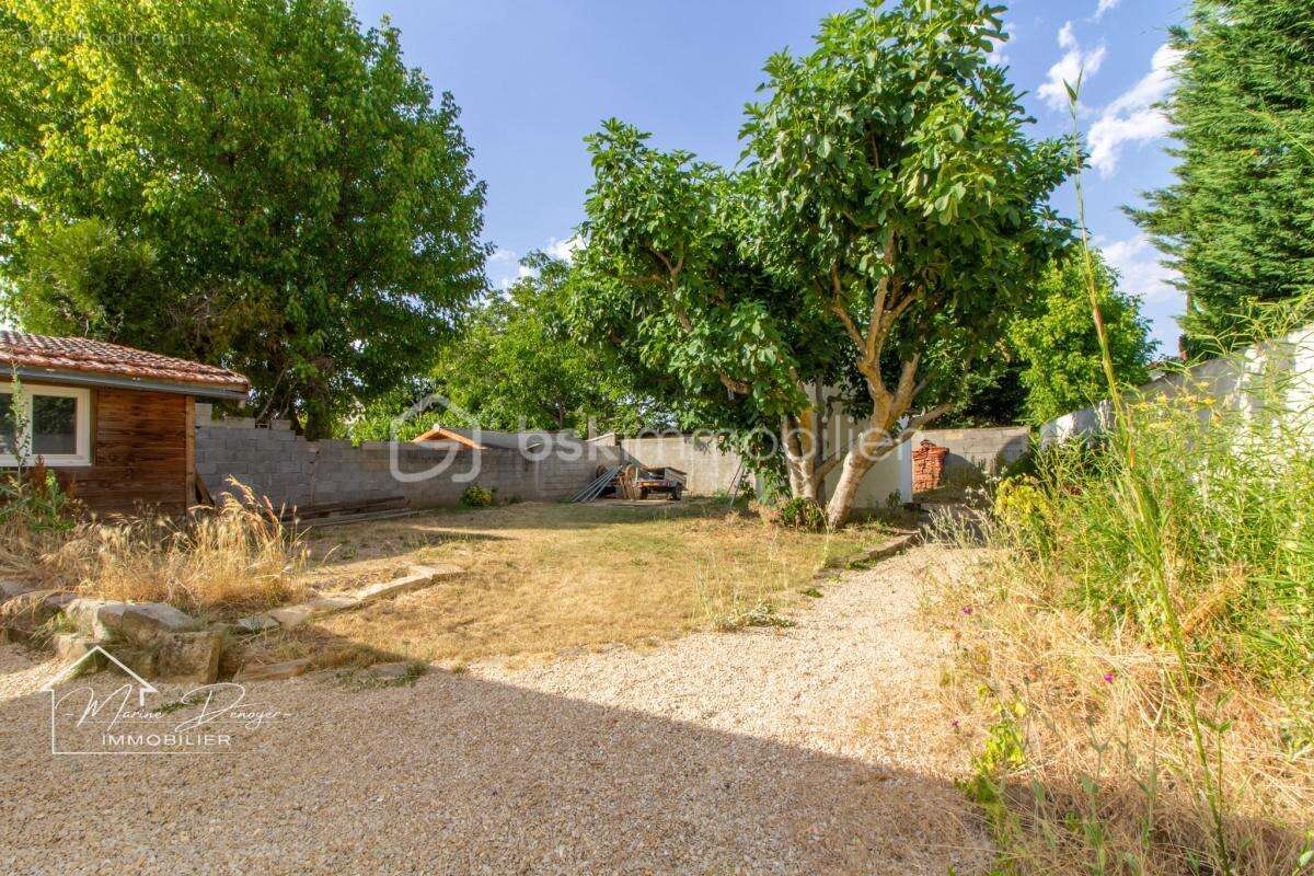 Maison Familiale avec dépendance - photo 9