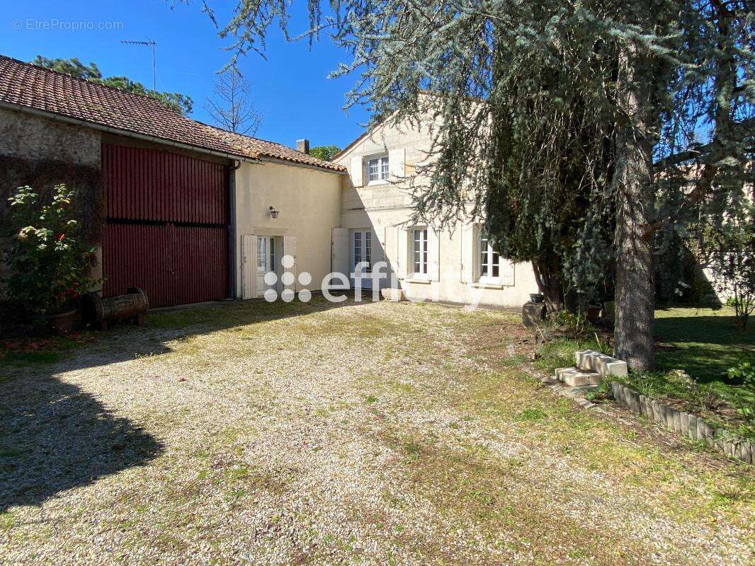 Maison 136 m² à Lugon-Et-L'ile-Du-Carnay  - photo 2
