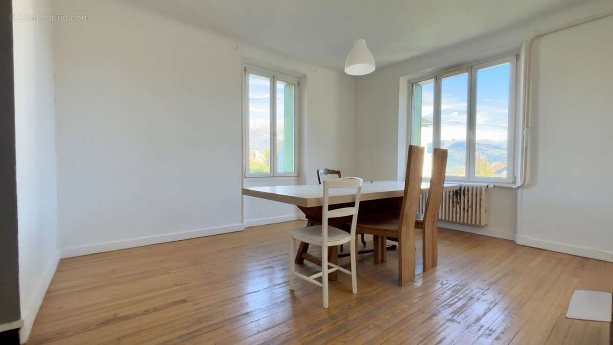 n°5 - Maison à LA MURE