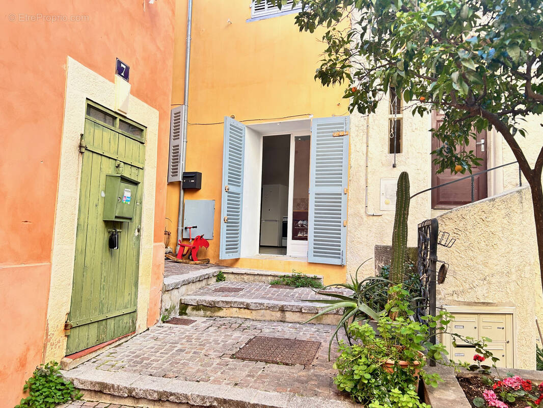Appartement à HYERES