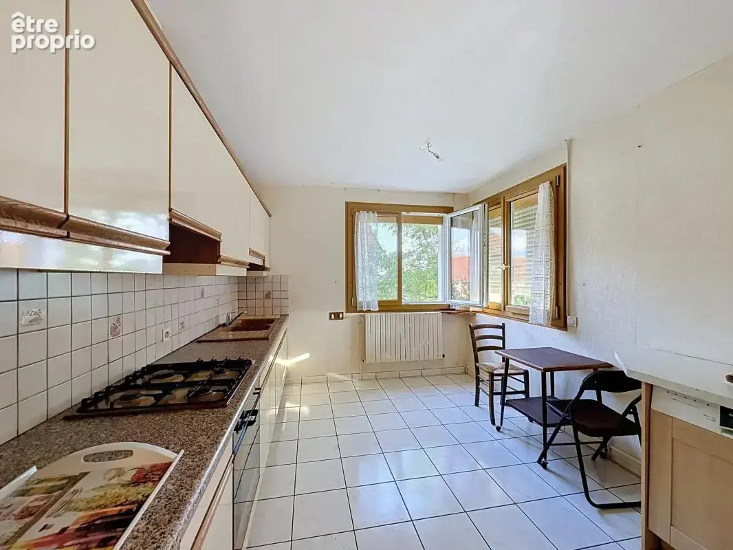 Vendat : Maison 199m² avec terrasse et jardin - photo 8
