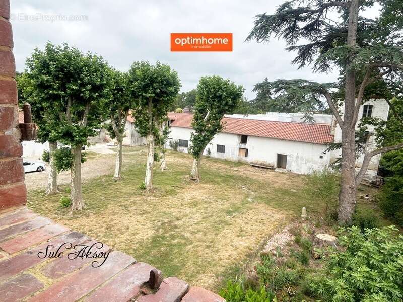 Vente Domaine - Ensemble immobilier du XIXe de 2 bâtiments avec tours, idéal gîtes et chambres d'hôtes - photo 2
