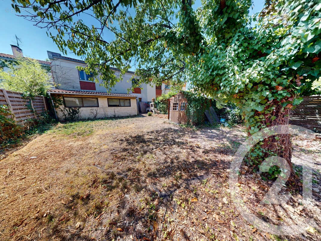Maison 136 m² à Castelginest  - photo 2