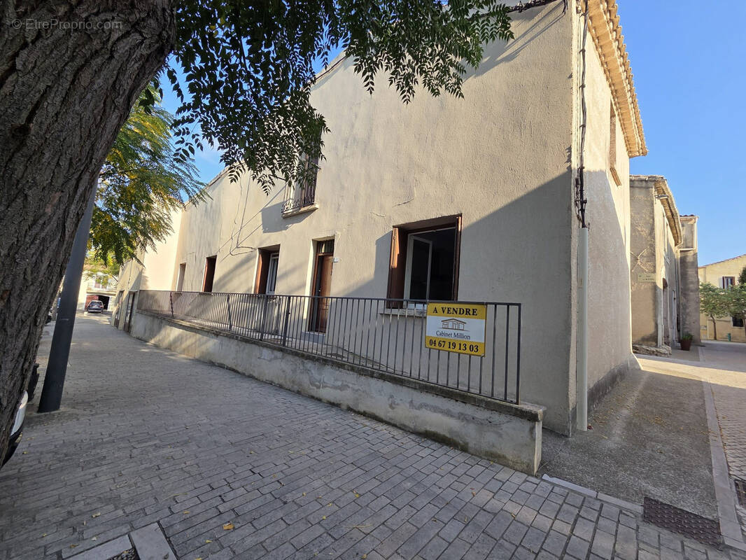 Maison à VIC-LA-GARDIOLE