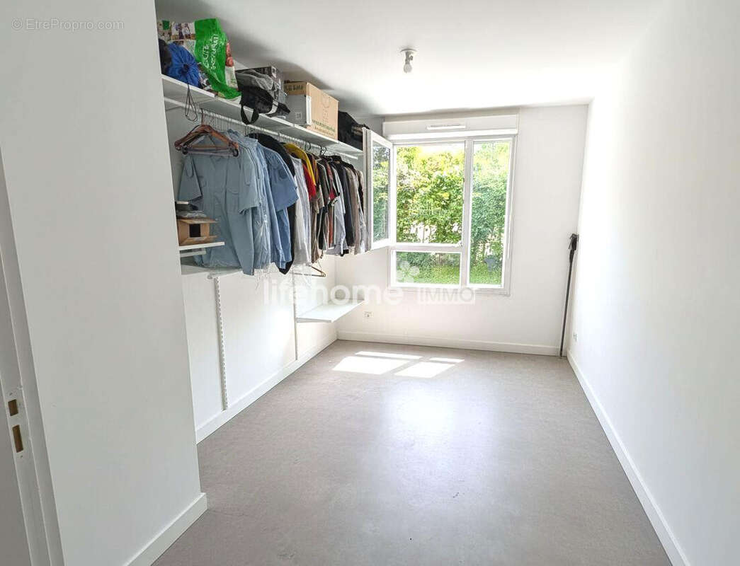 CHAMBRE 2 - Appartement à GUYANCOURT