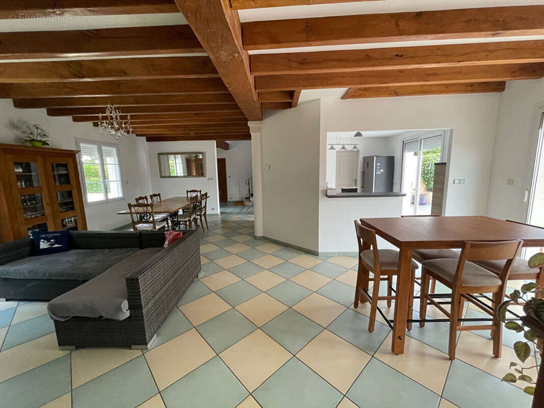Maison à NOUAILLE-MAUPERTUIS