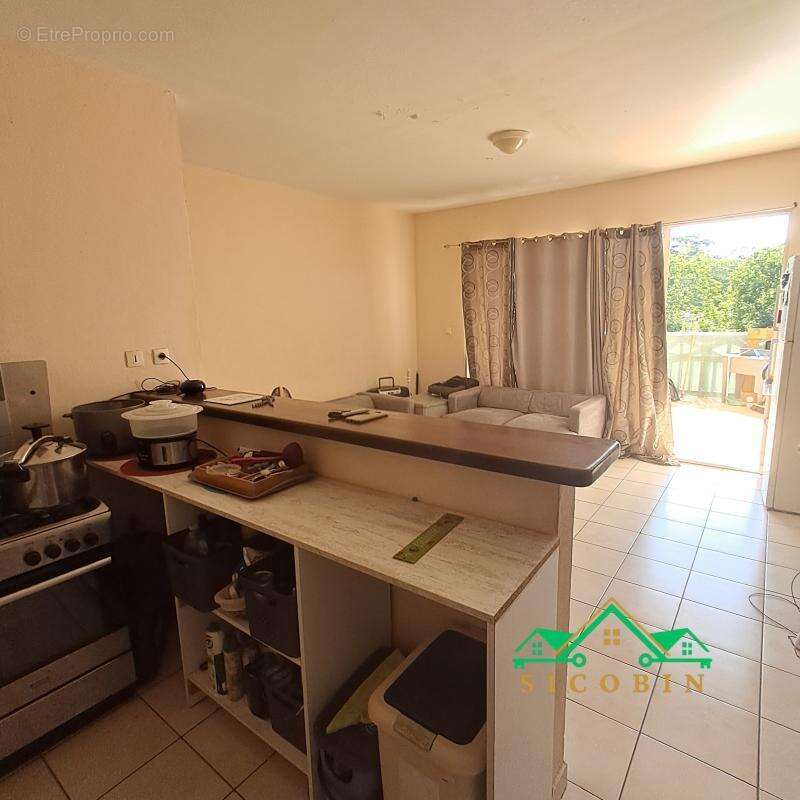 Appartement à REMIRE-MONTJOLY