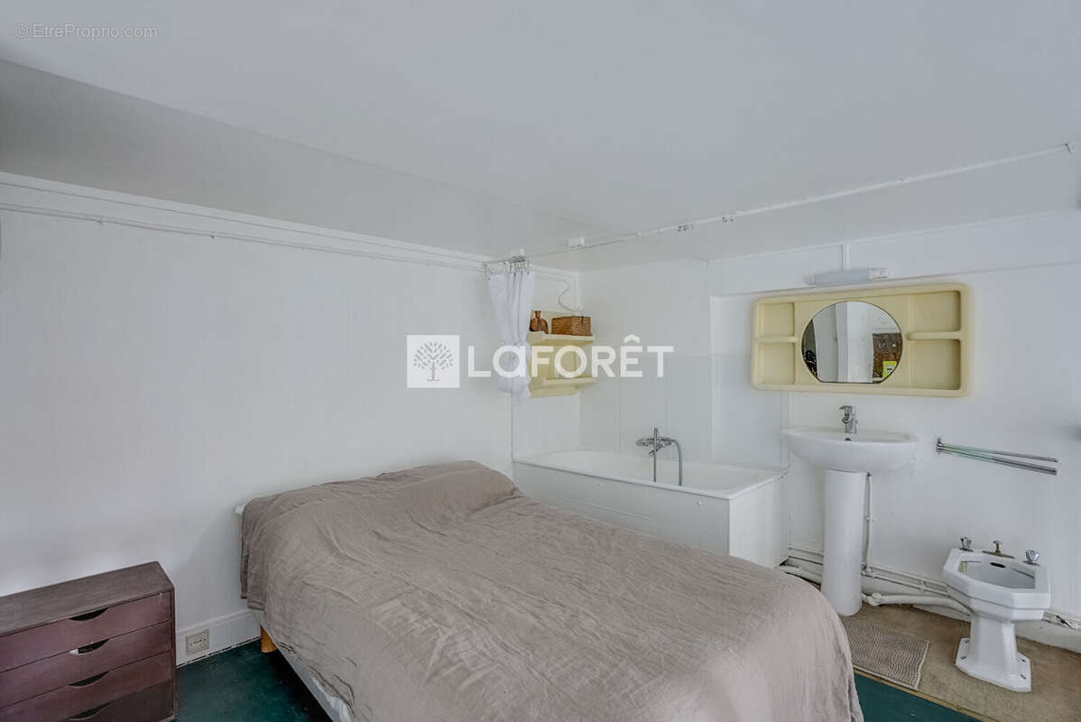 Appartement à PARIS-14E