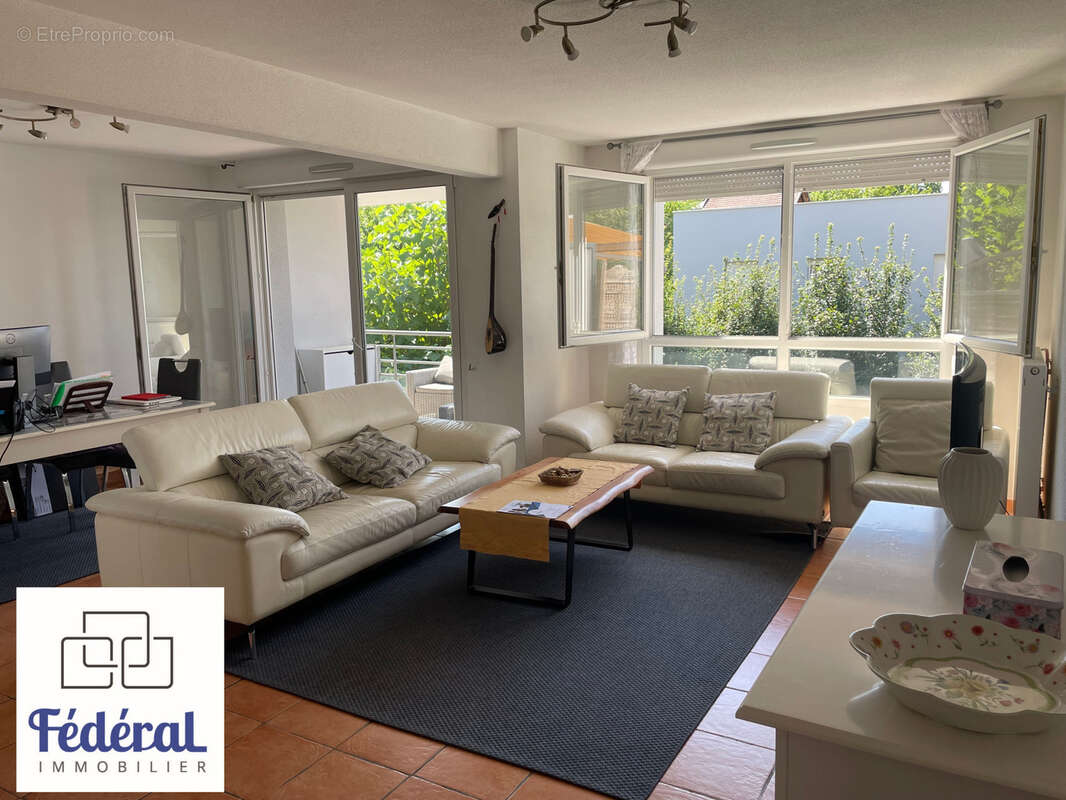 A découvrir sans tarder - STRASBOURG F4bis de 102m2 avec Terrasse, Garage volumes généreux. - photo 2
