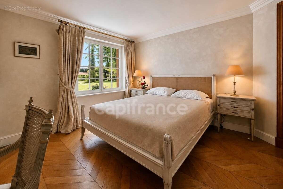 Propriété de caractère de 615 m2 sur 25 000 m2 de terrain - photo 12