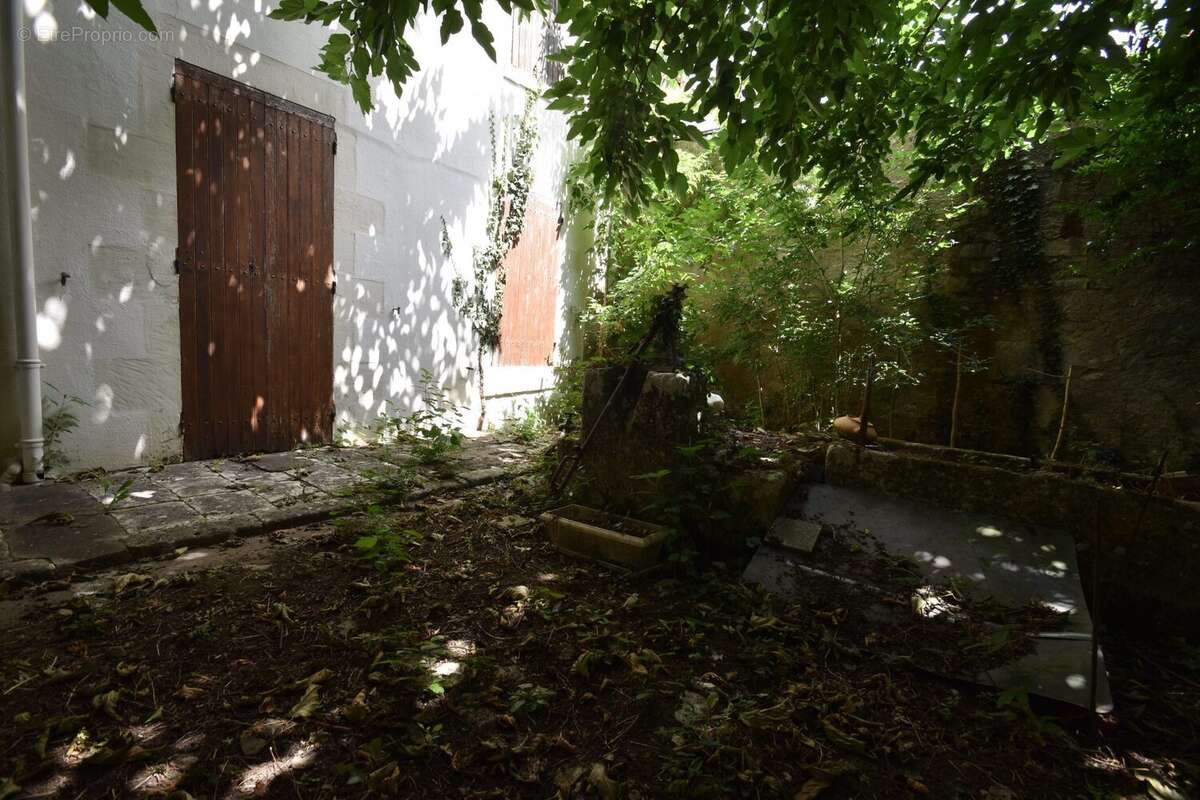 Maison 110 m² à Tonnay-Charente  - photo 3