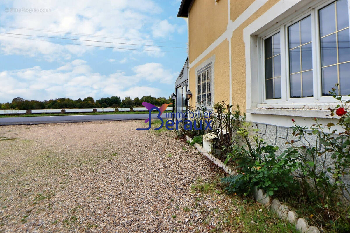 Maison à LE MESNIL-SOUS-JUMIEGES