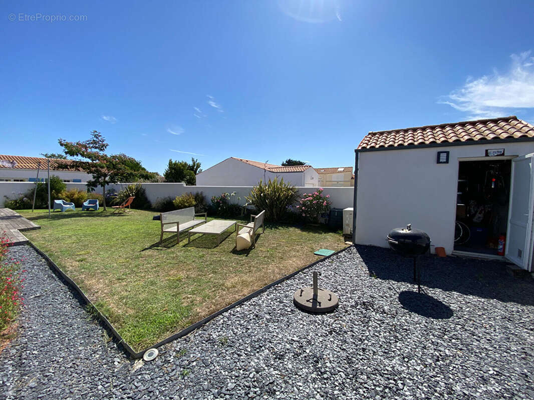 SAINT DENIS - très belle Villa de 2018 - 6 chambres - 153 m2 - photo 3