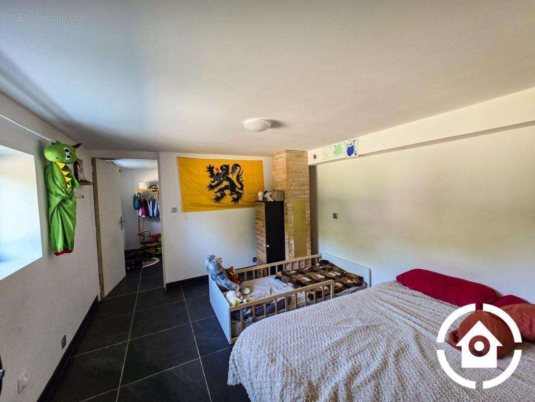 ? Maison familiale sur sous-sol - 4 chambres + studio - T - photo 22