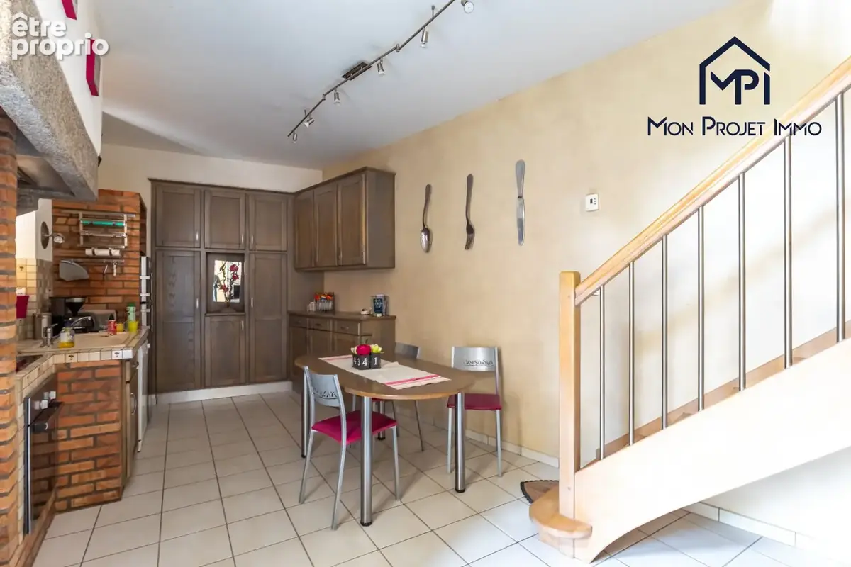Maison 156 m² à Montsurs  - photo 3