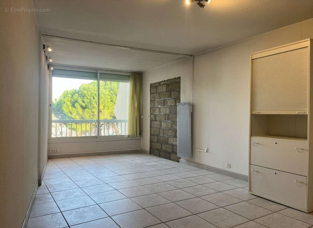 À 100 m de la plage, Studio cabine à rénover avec box et cellier, au Couchant - photo 2