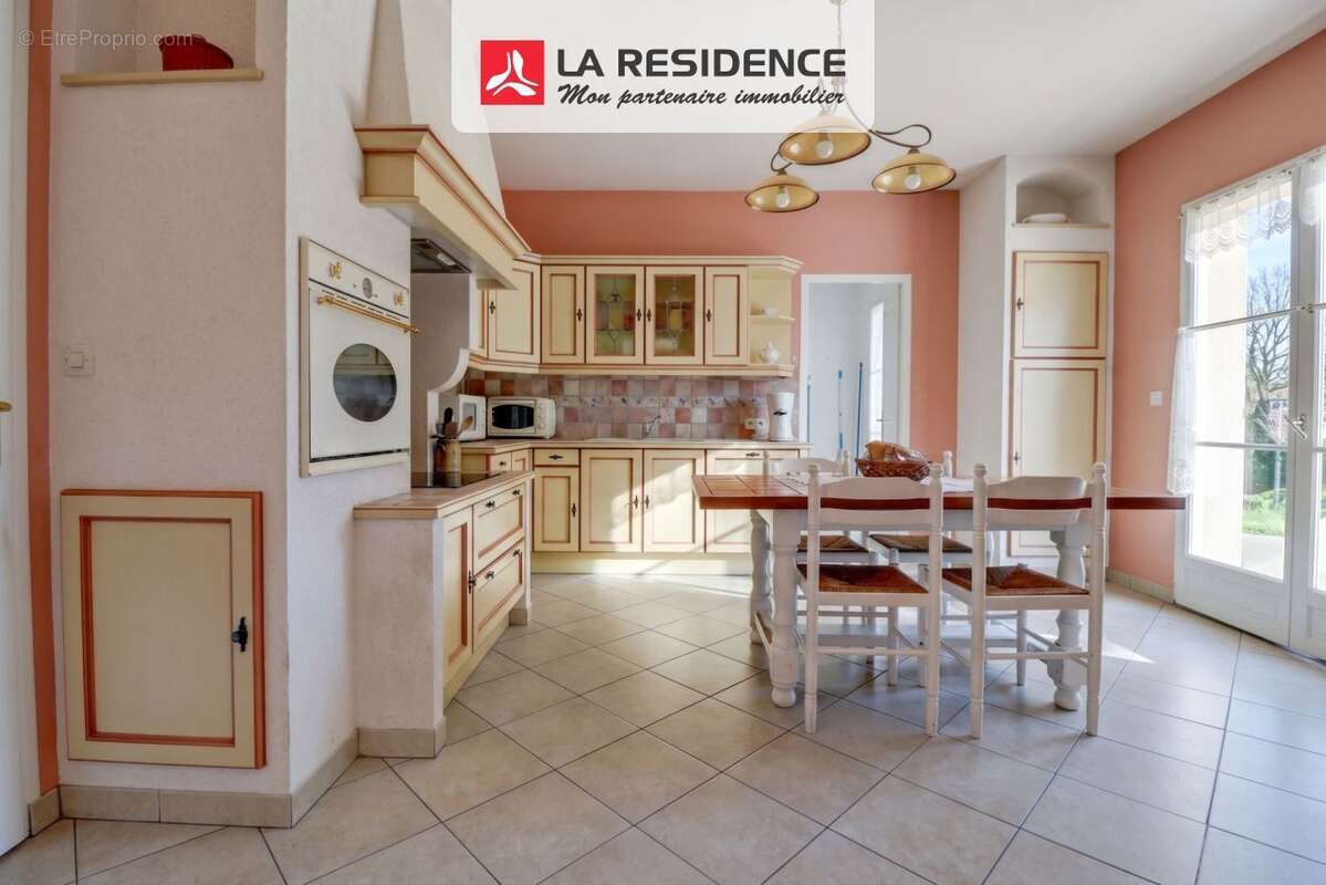 Maison 285 m² à Gambais  - photo 3