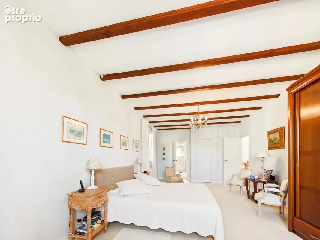 Spacieuse maison de village avec piscine et jardin intérieur - photo 12