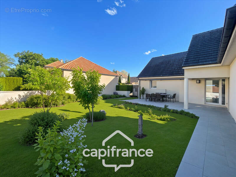 Maison à FENAY