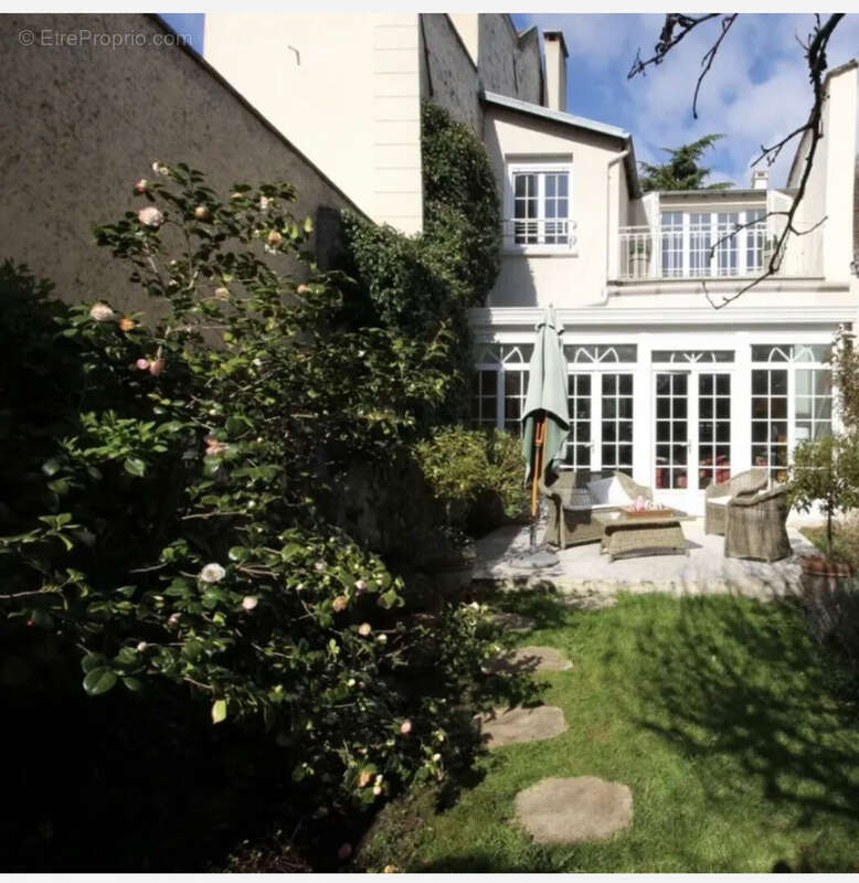 Maison à LOUVECIENNES